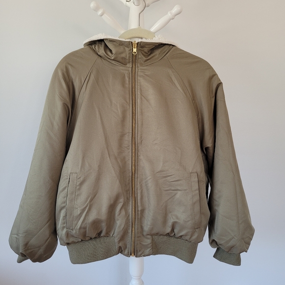 REVERSIBLE 2 Way Cozy Cream & Olive Teddy Bomber Jacket - Picture 3 of 15